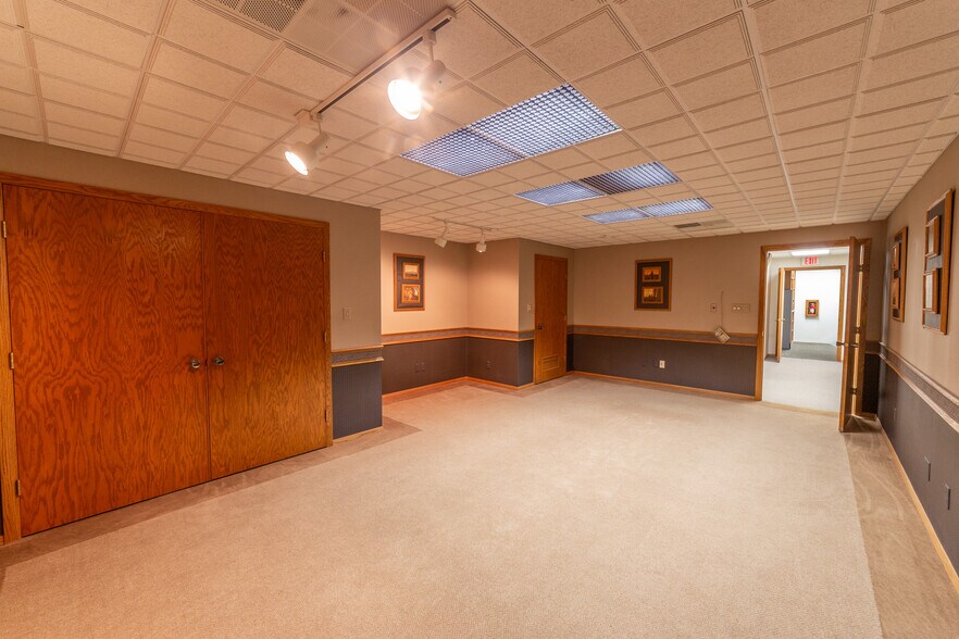 More Photos Of 605 Scott St, Wausau Office For Sale