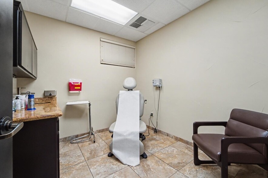 More Photos Of 1166 Live Oak Blvd, Yuba City Medical For Lease