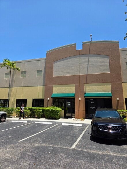 More Photos Of 3772 SW 30th Ave, Fort Lauderdale Industrial For Sale