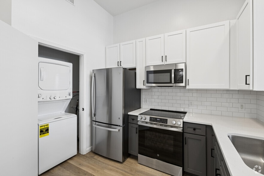 More Photos Of 725-735 Coleman Blvd, Mount Pleasant Apartments For Lease