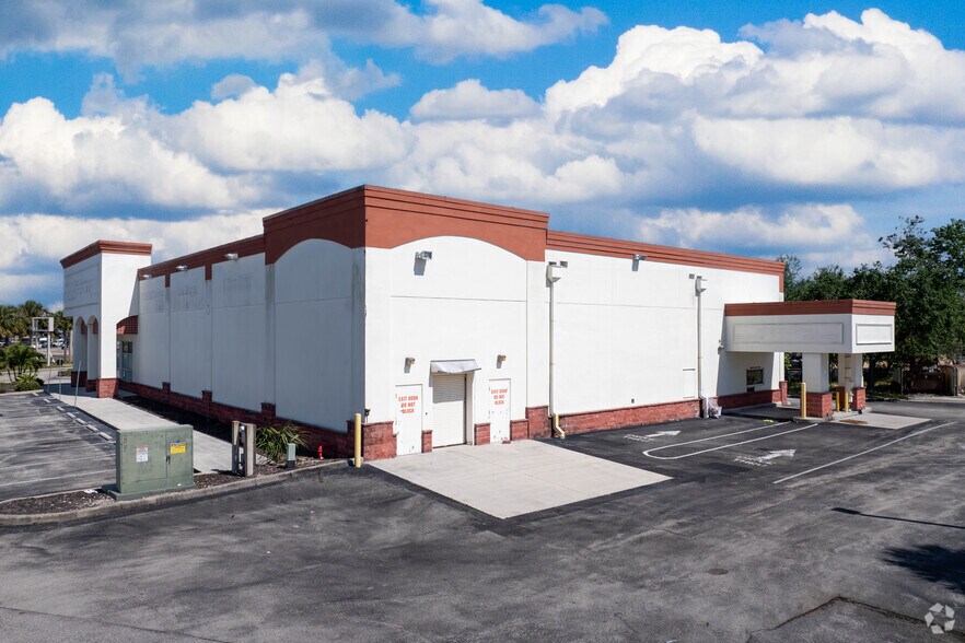 More Photos Of 13991 N Cleveland Ave, North Fort Myers Drugstore For Lease