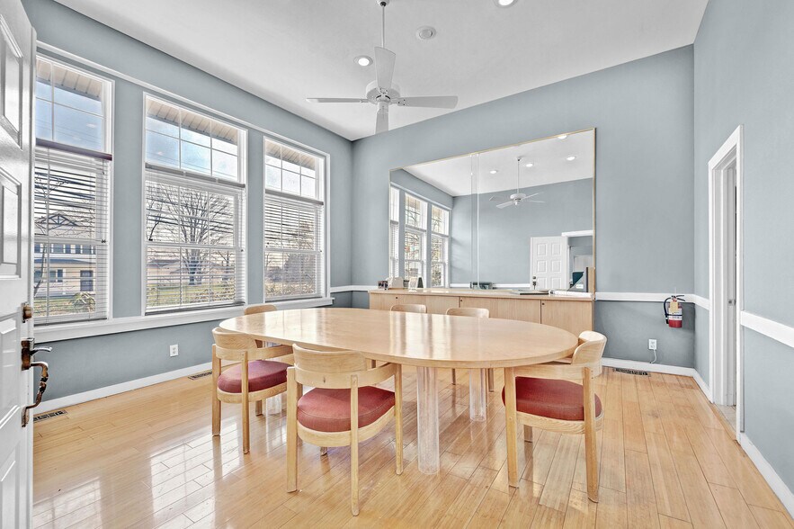 More Photos Of 601-607 White Horse Pike, Hammonton Office For Sale