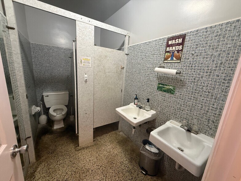 More Photos Of 2916 S Washington Ave, Titusville Freestanding For Sale