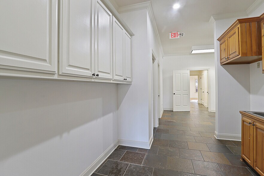 More Photos Of 10620 Timberlake Ave, Baton Rouge Medical For Lease