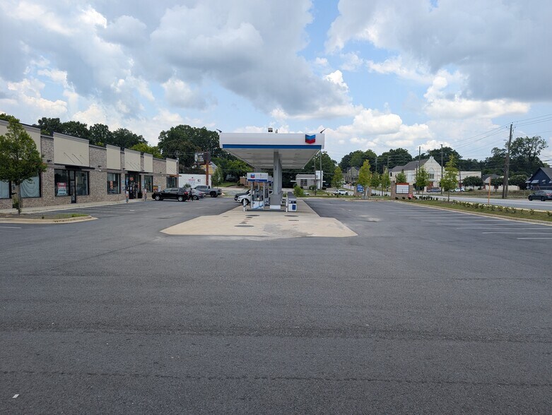 More Photos Of 1631 13th Ave, Columbus General Retail For Lease