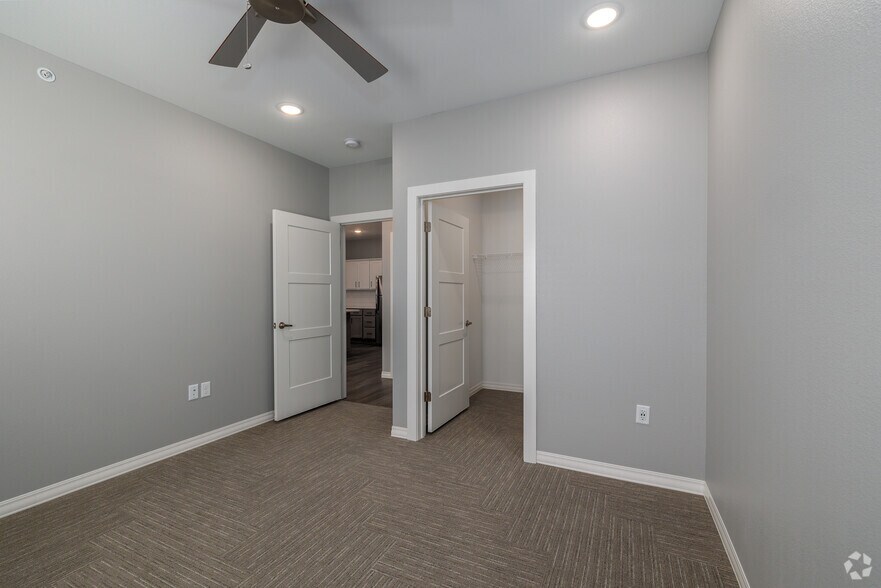 More Photos Of 2620 W Sunshine St, Springfield Apartments For Lease