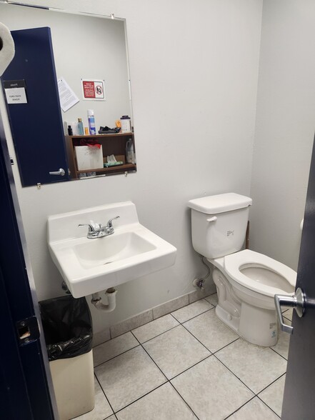More Photos Of 8751 N 30th St, Tampa Medical For Lease