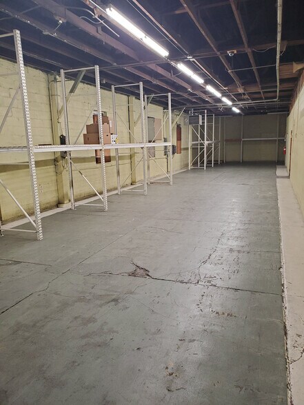 More Photos Of 823 E Virginia St, Evansville Warehouse For Sale