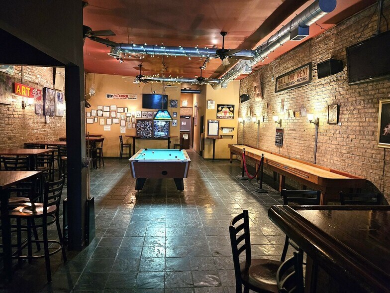 More Photos Of 1822 W Addison St, Chicago Restaurant For Sale
