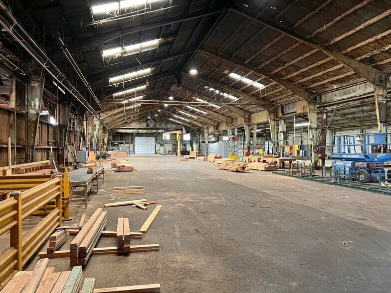 More Photos Of 8380 Agate Rd, White City Manufacturing For Sale