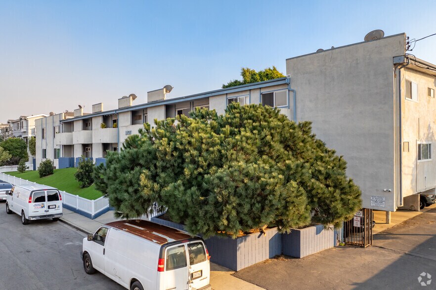More Photos Of 1150 Tennyson St, Manhattan Beach Apartments For Sale