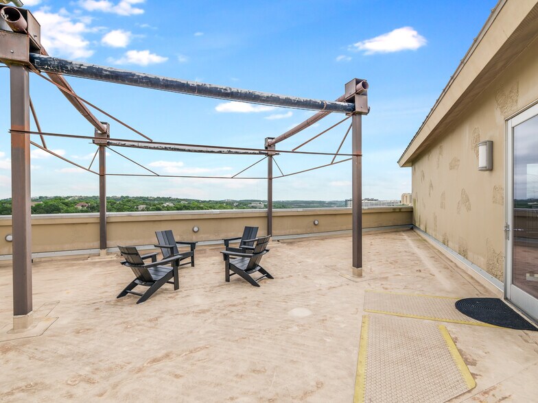 More Photos Of 6836 Bee Caves Rd, Austin Office For Lease