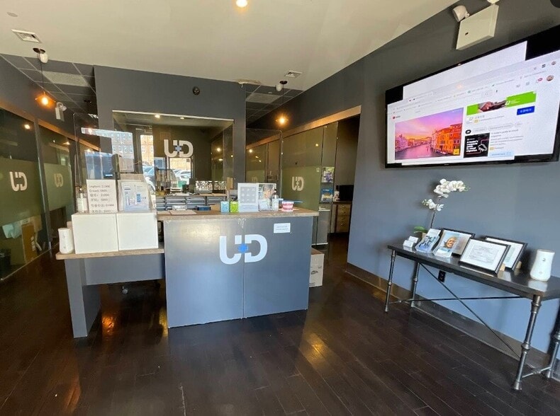 More Photos Of 22102-22150 Horace Harding Expy, Oakland Gardens Storefront For Lease