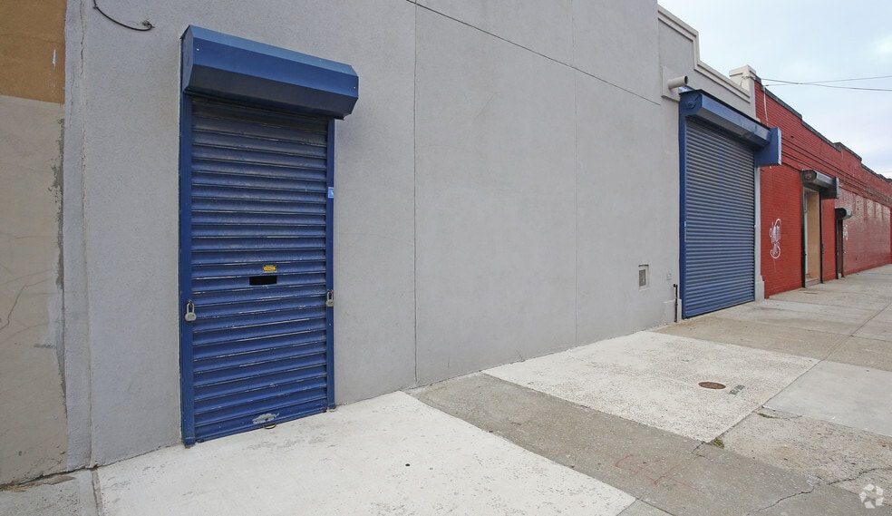 More Photos Of 72 Beadel St, Brooklyn Warehouse For Lease