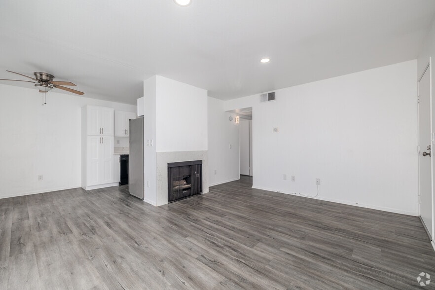 More Photos Of 4406 Cahuenga Blvd, Toluca Lake Apartments For Sale