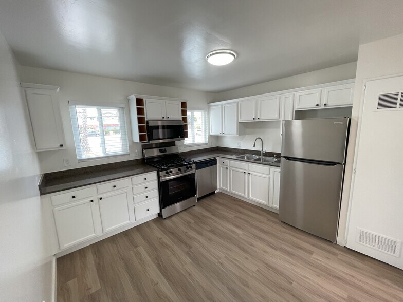 More Photos Of 481 Palm Ave, Imperial Beach Apartments For Sale