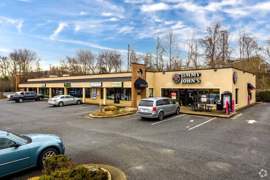 More Photos Of 402-422 W Fleming Dr, Morganton Unknown For Lease