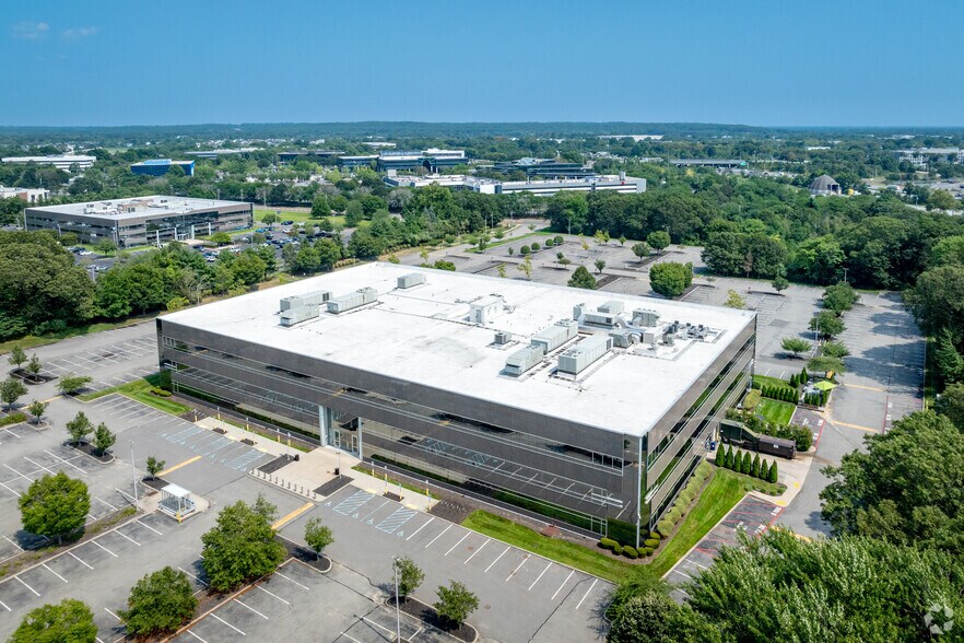 More Photos Of 1307 Walt Whitman Rd, Melville Office For Sale