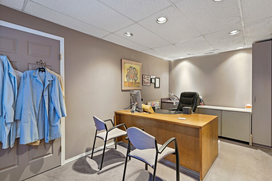 More Photos Of 5600 Elbow Dr SW, Calgary Medical For Sale