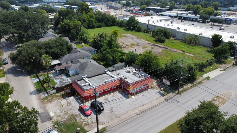 Primary Photo Of 703 S 75th St, Houston Restaurant For Sale