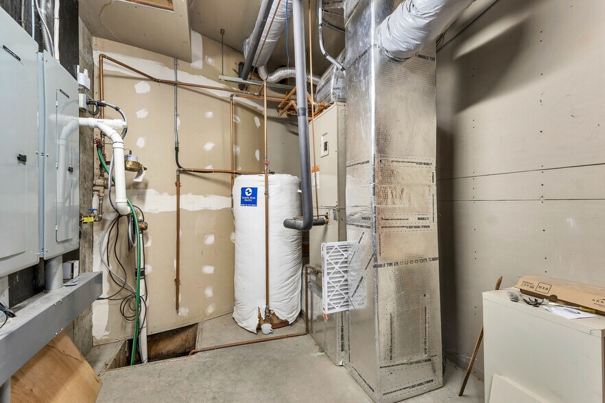 More Photos Of 68 Lyme Rd, Hanover Office Residential For Sale