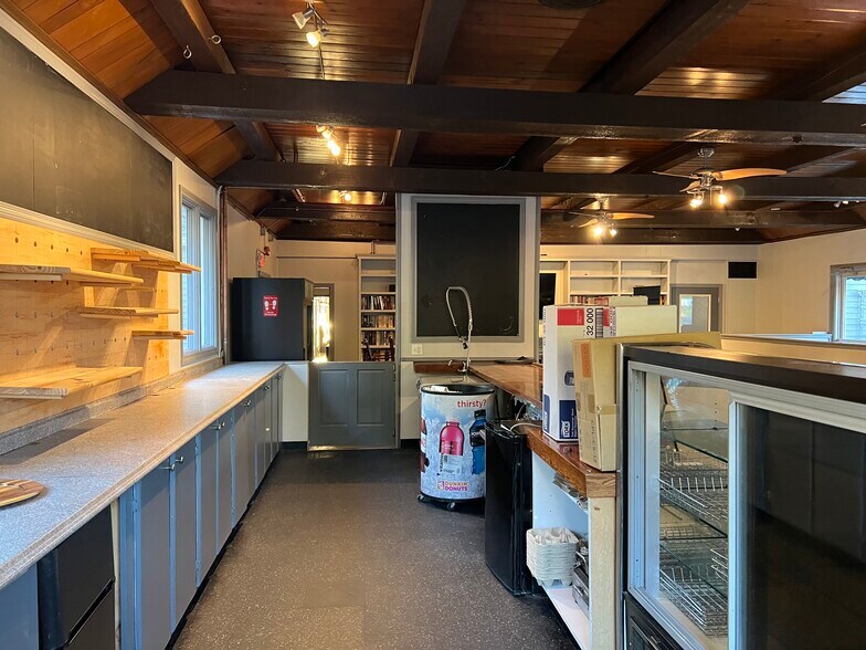 More Photos Of 35-A Solomon Pond Rd, Northborough Restaurant For Lease