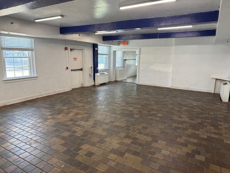 More Photos Of 1002 W University Ave, Gainesville Specialty For Sale