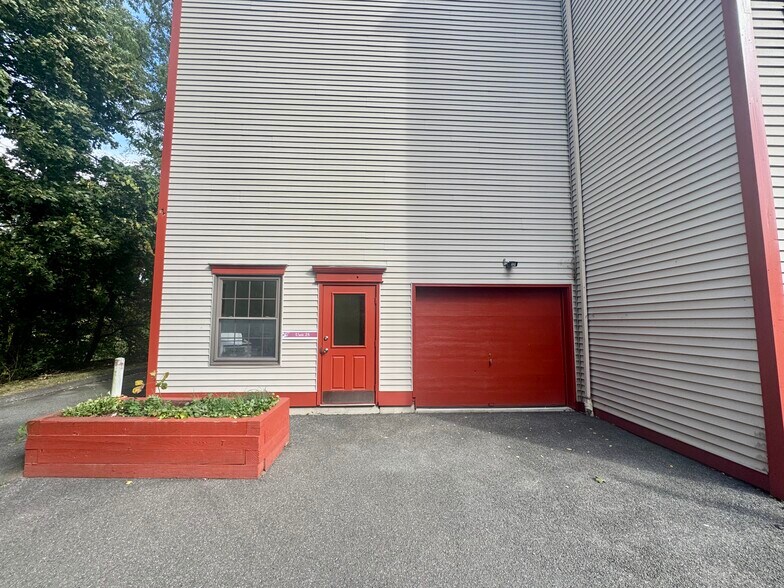 More Photos Of 24 West Rd, Ellington Apartments For Sale