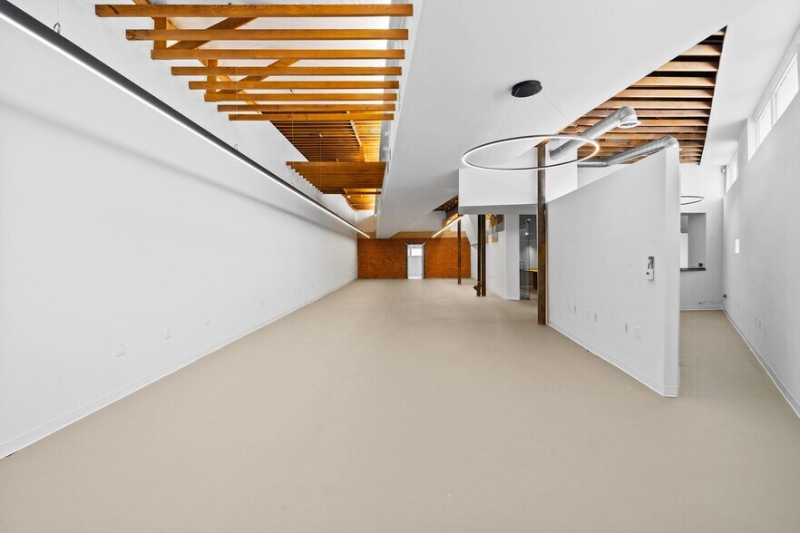 More Photos Of 8607 Venice Blvd, Los Angeles Loft Creative Space For Lease