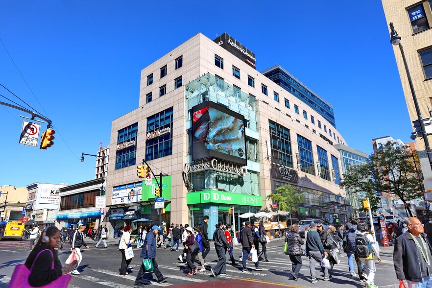 More Photos Of 13617 39th Ave, Flushing Office Residential For Lease