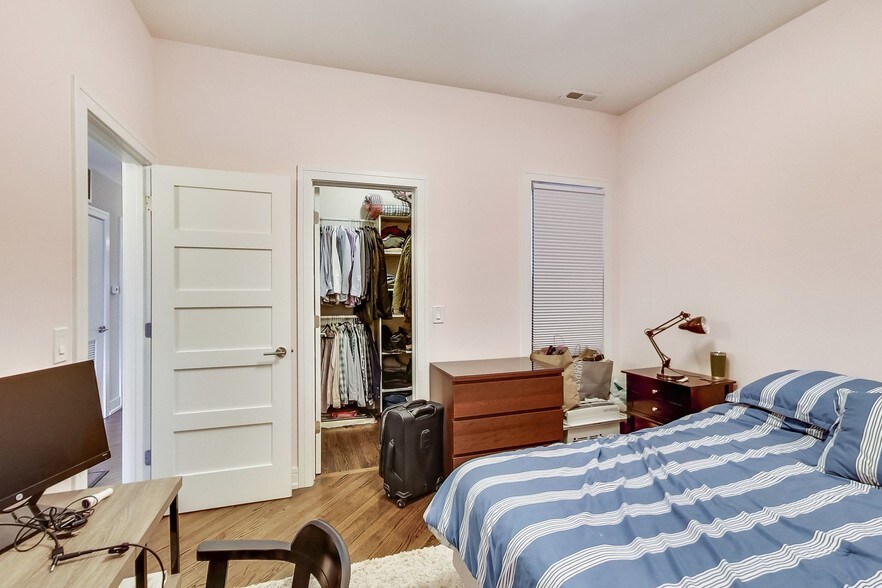 More Photos Of 2636 N Lincoln Ave, Chicago Apartments For Lease