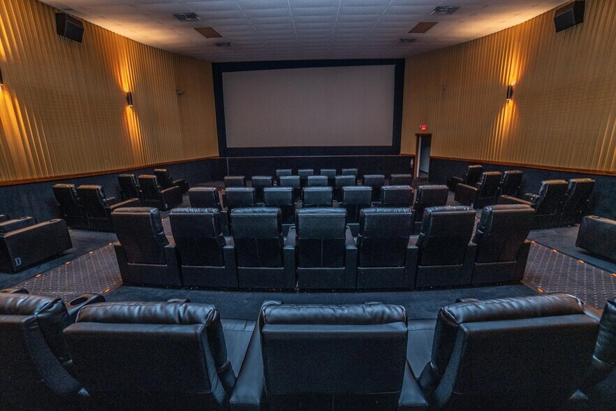 More Photos Of 1361 Grand Ave, Hartford Movie Theatre For Sale
