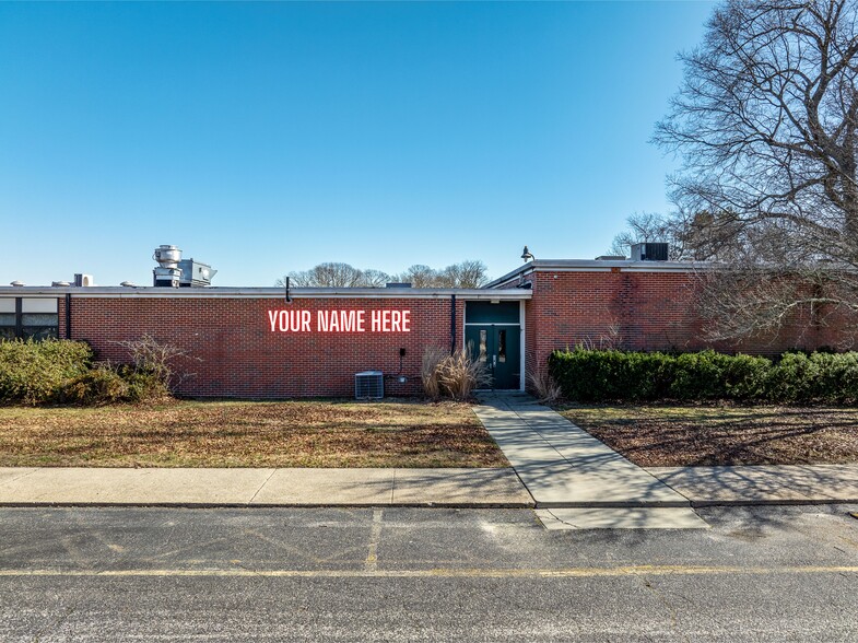 Primary Photo Of 2100 Oak Ave, Northfield Schools For Sale