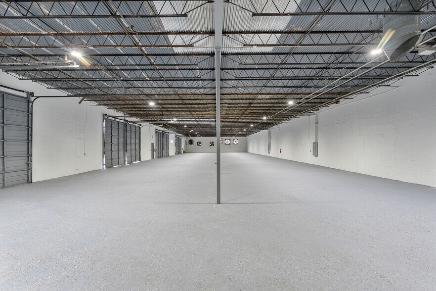 More Photos Of 2240 SW 34th St, Fort Lauderdale Warehouse For Lease