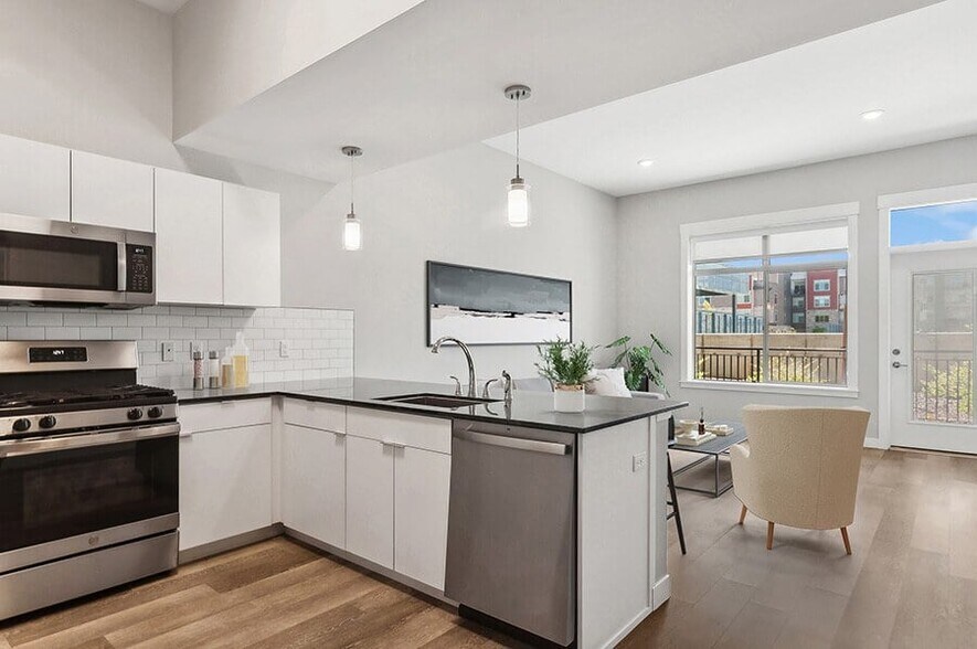 More Photos Of 168 E Midvillage Rd, Sandy Apartments For Lease