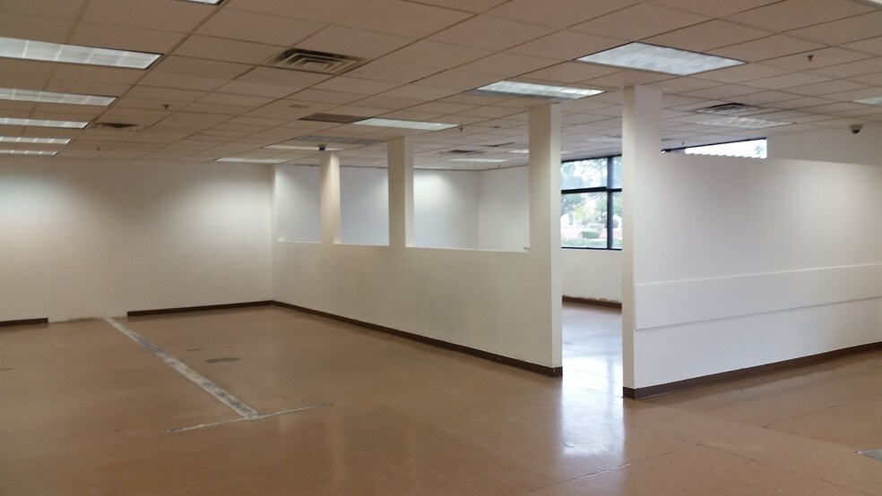 More Photos Of 2225 Civic Center Dr, North Las Vegas Unknown For Lease