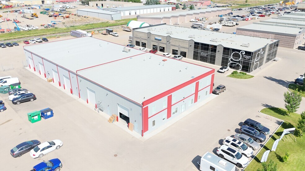 More Photos Of 526 39 St N, Lethbridge Warehouse For Lease