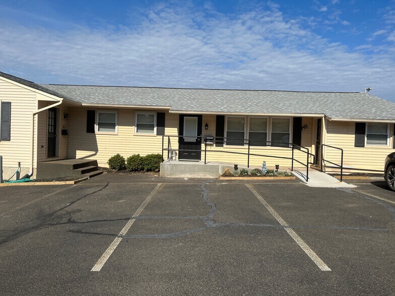Primary Photo Of 38 Garrett St, Warrenton Office For Lease