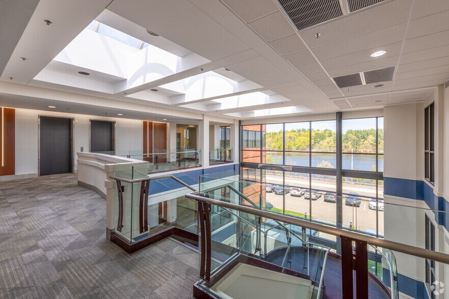 More Photos Of 144 Turnpike Rd, Southborough Office For Lease