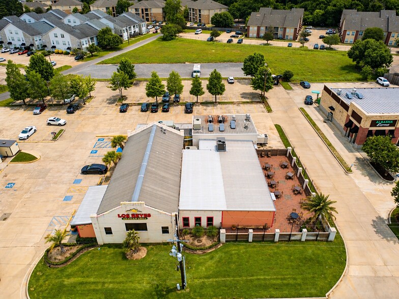 More Photos Of 1072 W Lee Dr, Baton Rouge General Retail For Lease