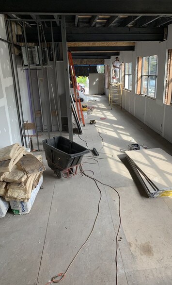 More Photos Of 400 W Chelten Ave, Philadelphia Freestanding For Lease