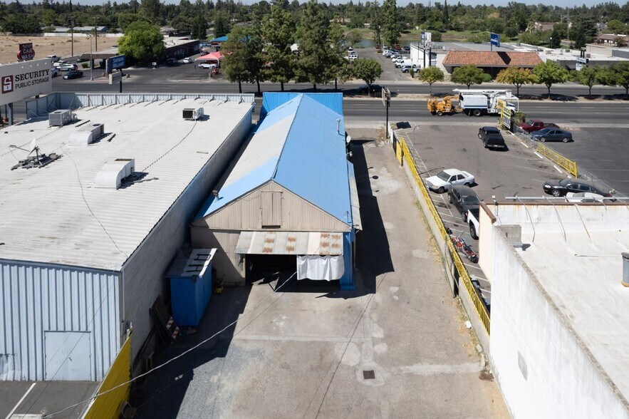 More Photos Of 4434 N Blackstone Ave, Fresno General Retail For Sale