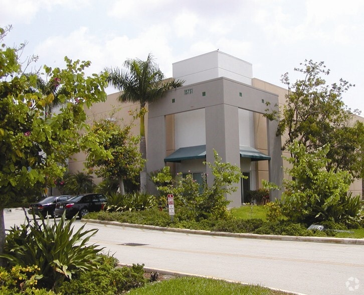 More Photos Of 15951 SW 41st St, Davie Warehouse For Lease