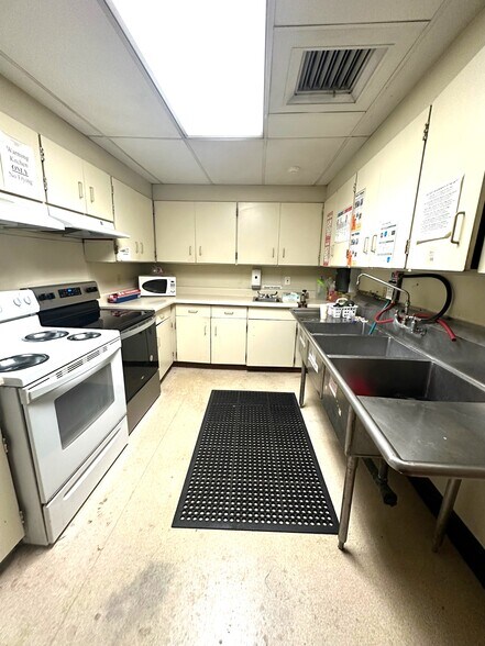 More Photos Of 2210 Kelly Blvd, Carrollton Daycare Center For Sale