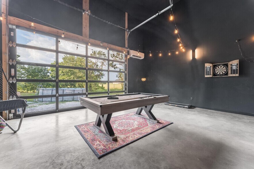 More Photos Of 13870 HWY 279, Gravette Flex For Sale