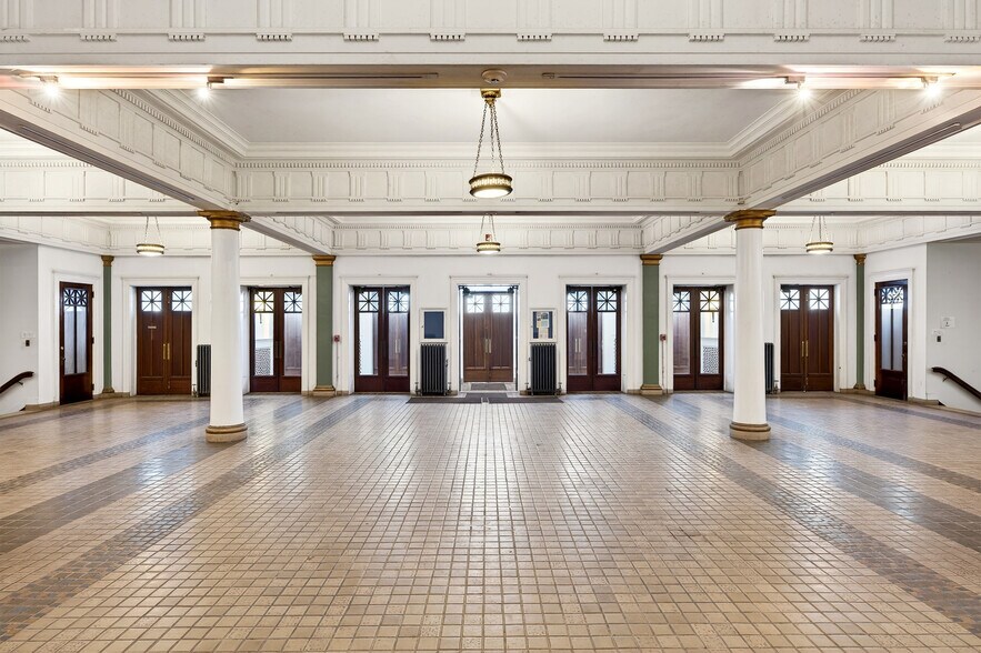 More Photos Of 220 North St, Buffalo Specialty For Sale