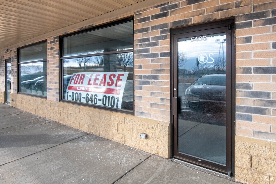 More Photos Of 540 Village Walk Ln, Johnson Creek Unknown For Lease