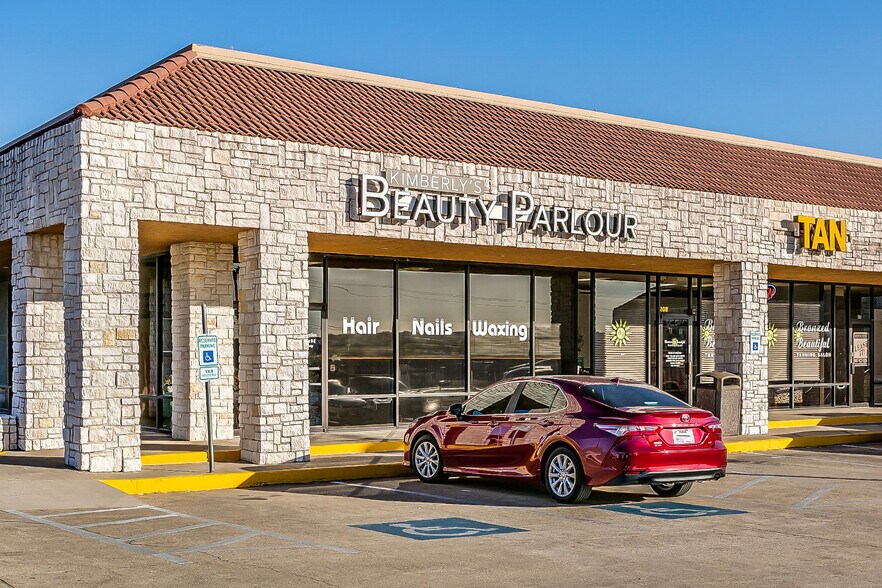 More Photos Of 120-252 Park Pl, Azle Unknown For Lease