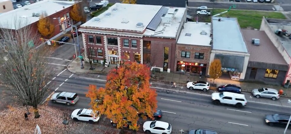 Primary Photo Of 408 E 1st St, Newberg Storefront Retail Residential For Sale