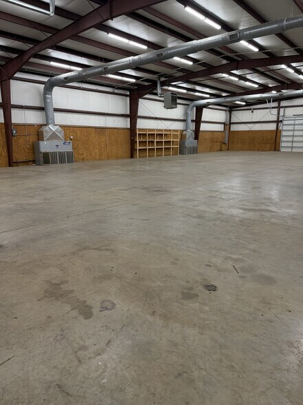 More Photos Of 143 Caggiano Dr, Gaffney Warehouse For Lease